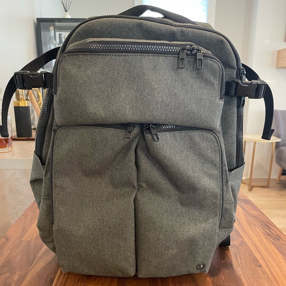 Lululemon Assert Backpack *30L
